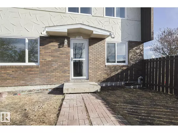 Edmonton, AB T5E5R6,231 ROSELAND VG NW