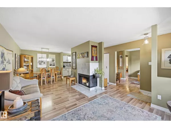 Edmonton, AB T6K3Z6,#58 2703 79 ST NW