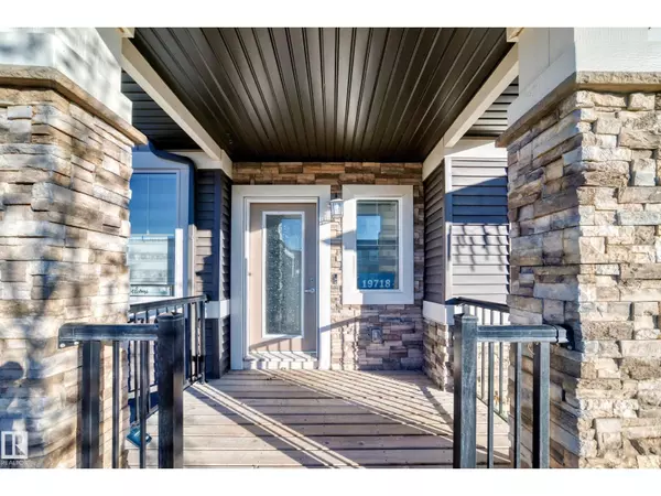 Edmonton, AB T6M0X1,19718 27 AV NW