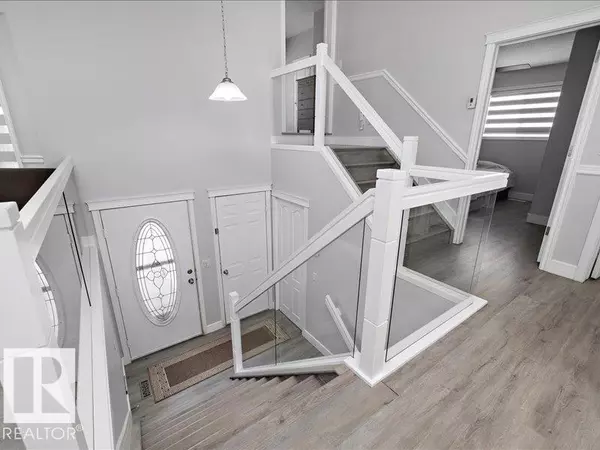 Edmonton, AB T5Y2Y5,2919 151A AV NW