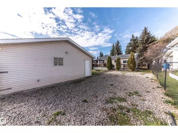 Rural Lac Ste. Anne County, AB T0E0A0,5021 Lakeview DR