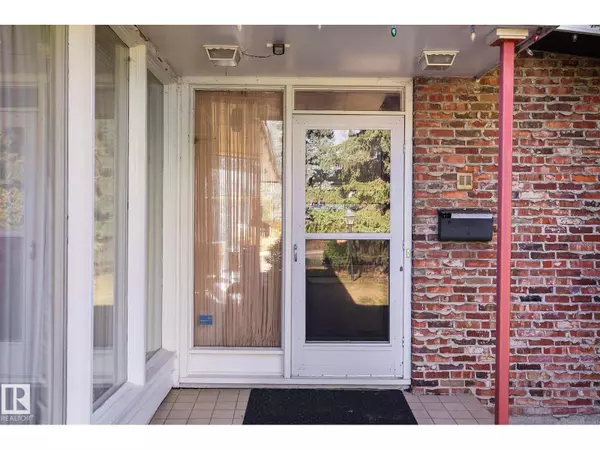 Edmonton, AB T5R5S5,13 VALLEYVIEW CR NW