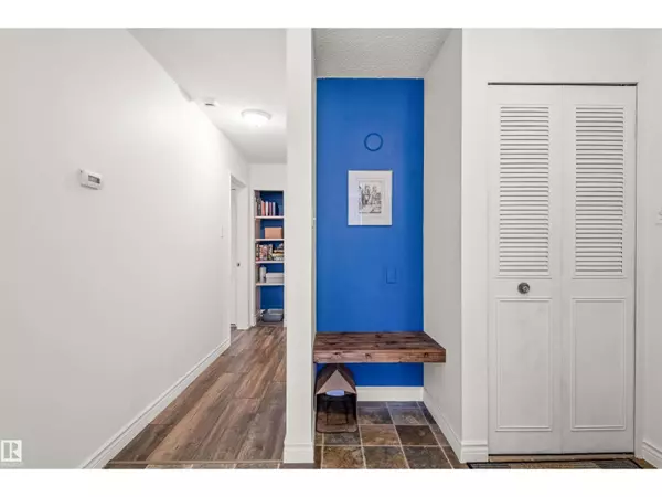 Edmonton, AB T5H3G2,#402 10725 111 ST NW