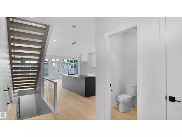 Edmonton, AB T5X0M6,109 ELSINORE PL NW