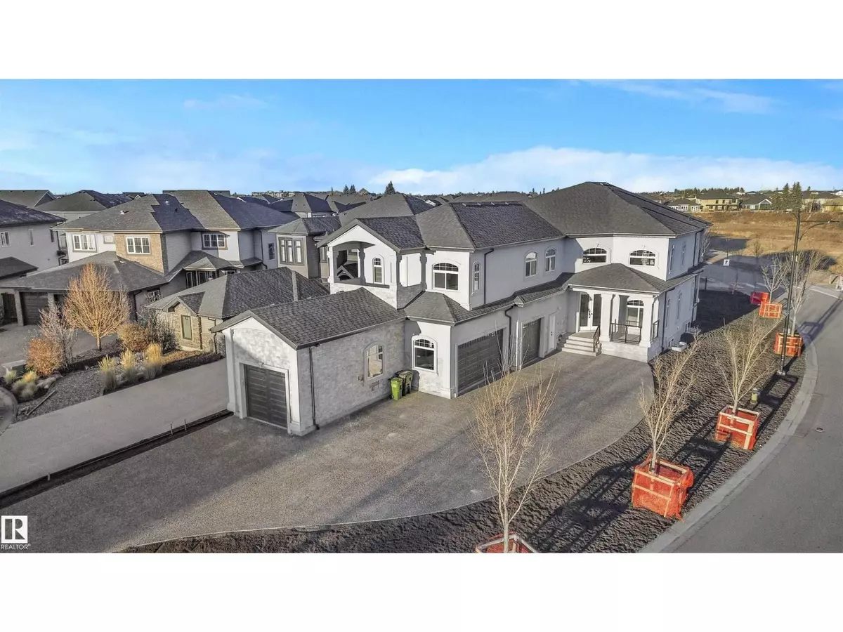 Edmonton, AB T6W2N8,1305 ADAMSON DR SW