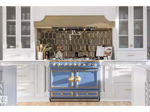 Edmonton, AB T6W0S4,183 WINDERMERE DR NW