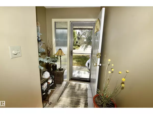 Edmonton, AB T5N0L2,13910 101A AV NW