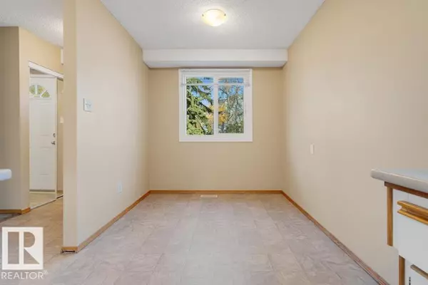 Edmonton, AB T5A3N3,5418 144B AV NW