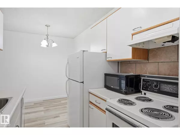Edmonton, AB T5H3Y6,#205 9028 JASPER AV NW