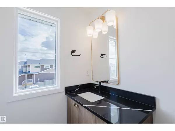 Edmonton, AB T5S0W4,2138 CROSSBILL LN NW