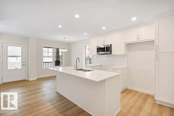 1033 Hearthstone BV, Sherwood Park, AB T8H3B3