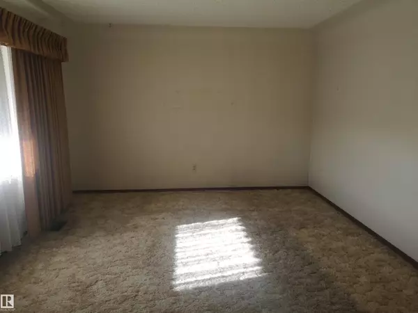 Edmonton, AB T6E0G5,9636 63 AV NW