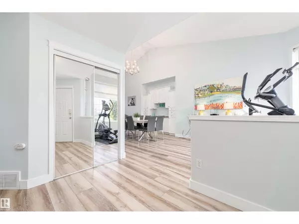 St. Albert, AB T8N6R5,17 OLMSTEAD CT