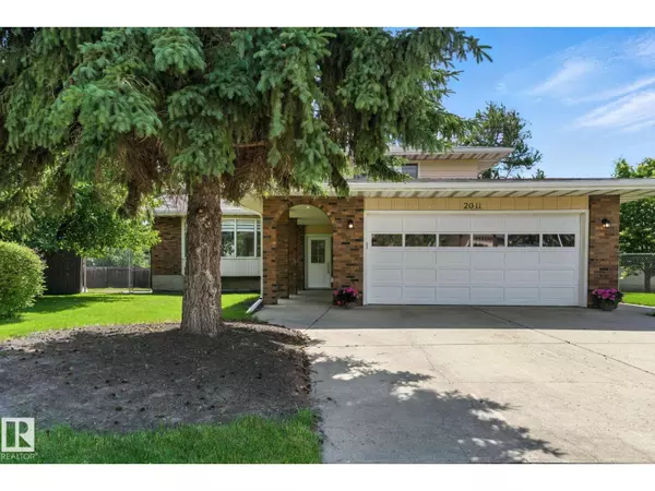 2011 89 ST NW, Edmonton, AB T6K2A2