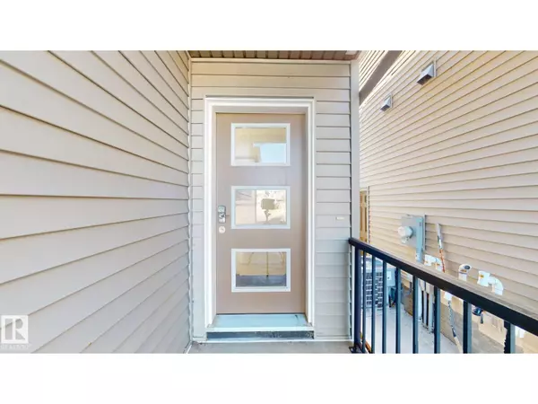 Edmonton, AB T6M1N7,3027 200 ST NW