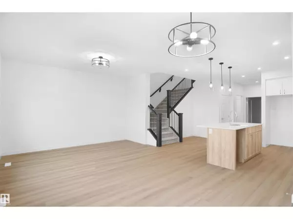 Edmonton, AB T6M1P9,19446 22A AV NW