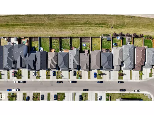 Edmonton, AB T6W3X4,2743 Collins CR SW