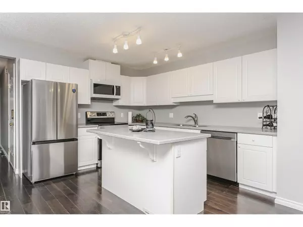 Edmonton, AB T5Z3H6,9142 165 AV NW