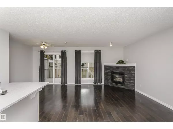 Edmonton, AB T5Z3H6,9142 165 AV NW