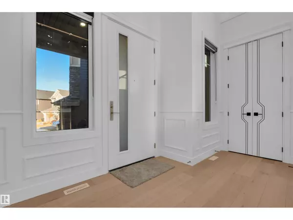 Edmonton, AB T6W3B1,4031 KENNEDY CL SW