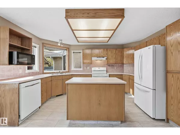 St. Albert, AB T8N5N9,13 ALPHONSE CO