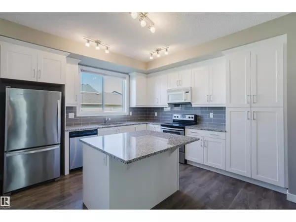 Edmonton, AB T6W3R2,8142 CHAPPELLE WY SW