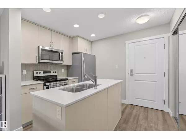 Edmonton, AB T6T2J5,#316 1506 TAMARACK BV NW