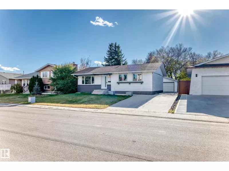 18215 80A AV NW, Edmonton, AB T5T0V4