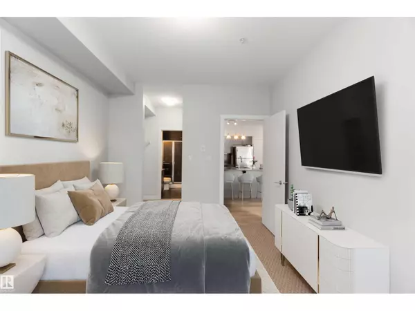 Edmonton, AB T5H0G6,#107 10611 117 ST NW NW