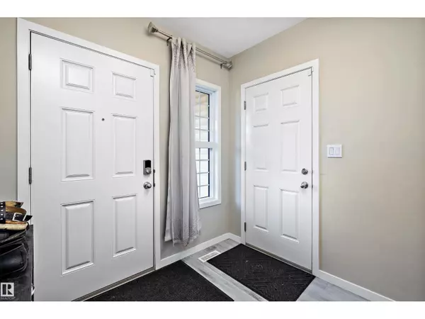 Edmonton, AB T6M0V7,681 EAGLESON CR NW