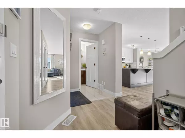 Edmonton, AB T6W1Z3,7139 CARDINAL WY SW