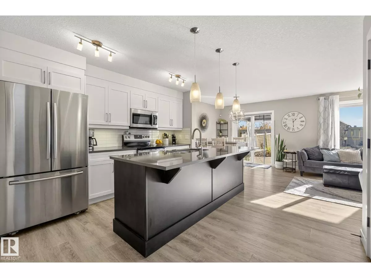 Edmonton, AB T6W1Z3,7139 CARDINAL WY SW