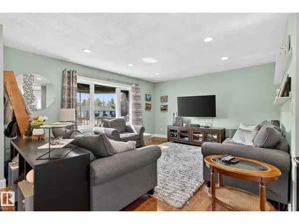 Edmonton, AB T5P1J1,16112 110A AV NW