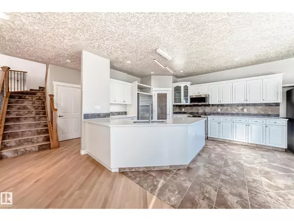 Edmonton, AB T5X6J3,17823 111 ST NW