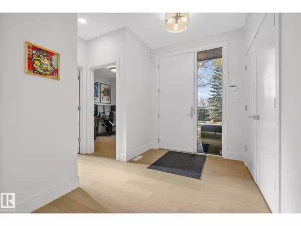 Edmonton, AB T6C3P2,9339 91 ST NW