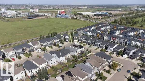 Edmonton, AB T6W2S4,1007 158 ST SW