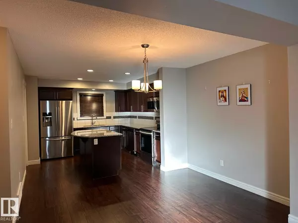 Edmonton, AB T6W3H8,176 DESROCHERS GATE GA SW