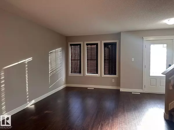 Edmonton, AB T6W3H8,176 DESROCHERS GATE GA SW