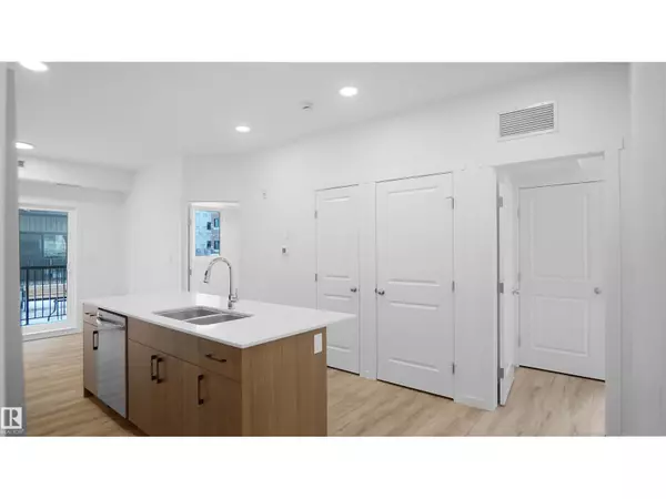 Edmonton, AB T5T7R9,#203 9219 228 ST NW