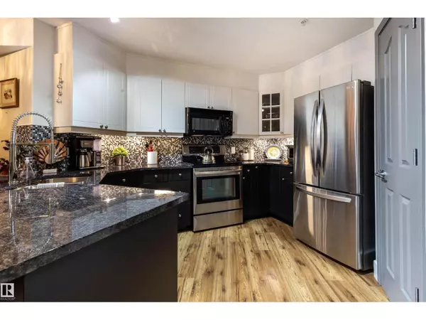 Edmonton, AB T5H4M6,#237 9008 99 AV NW