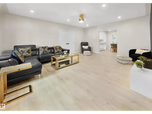 Edmonton, AB T5G0C1,11650 72 AV NW