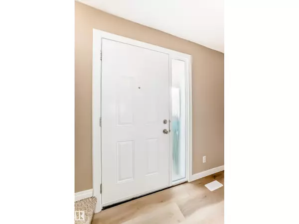Edmonton, AB T6L2P3,3508 17B AV NW