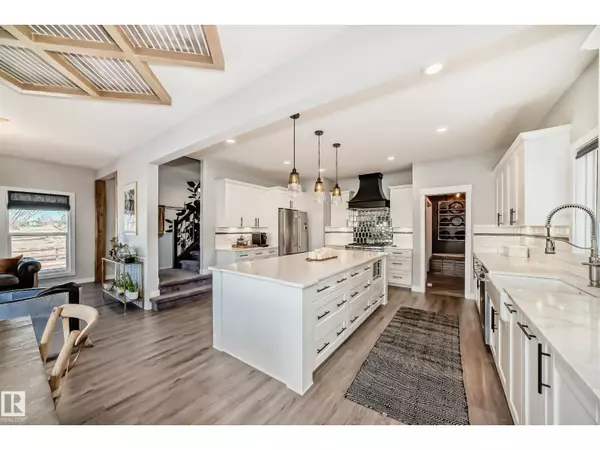 Edmonton, AB T6X2J1,4004 6 AV SW