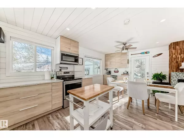 Rural Lac Ste. Anne County, AB T0E1V0,6108 Willow WY