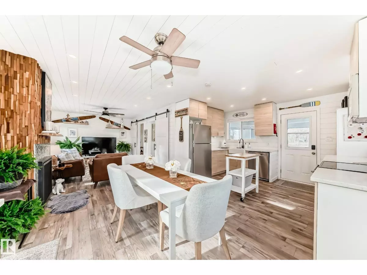 Rural Lac Ste. Anne County, AB T0E1V0,6108 Willow WY