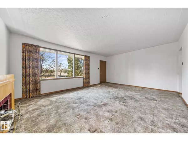 Edmonton, AB T5E4Y3,12947 109 ST NW