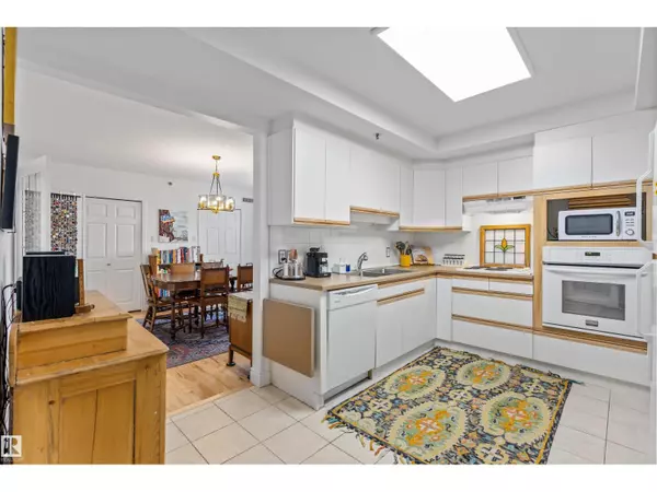 Edmonton, AB T6E3V9,#205 9131 99 ST NW