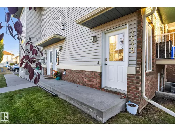 Edmonton, AB T5T2A1,2529 30 AV NW