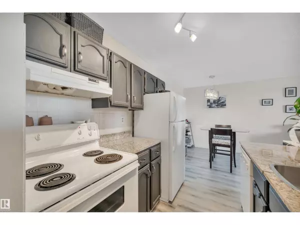 Edmonton, AB T5J3M5,#802 10145 109 ST NW