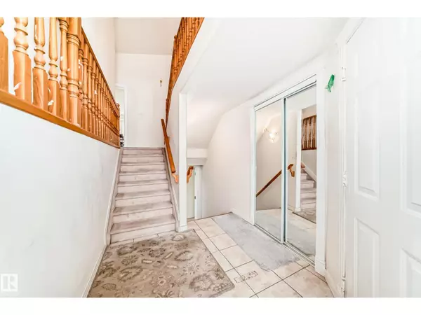 Edmonton, AB T6T1T6,3135 34b AV NW NW